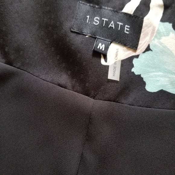 Short Sleeves Floral Kimono Size Medium - Picture 2 of 8